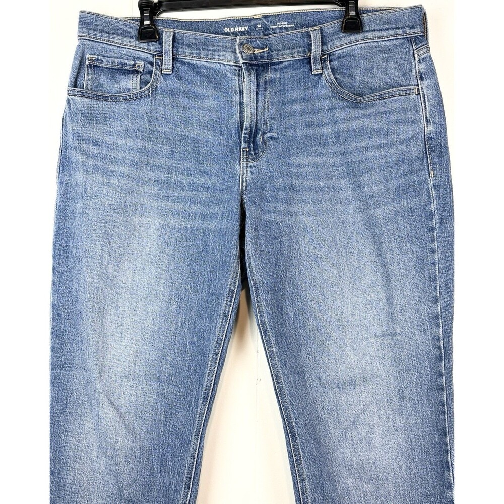 Old Navy Women's Jeans Mid Rise Wow Boyfriend denim Medium Wash Size 12 Petite - Picture 4 of 9